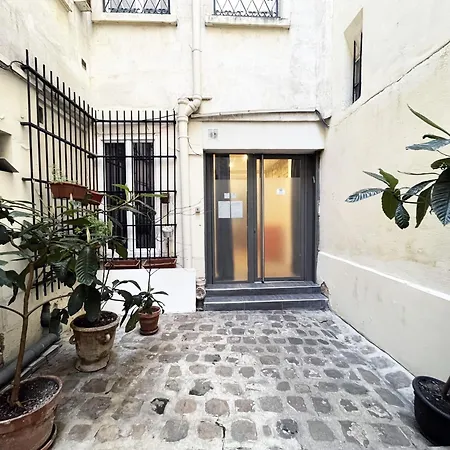 Apartment Urban Flat 52 - Charming 2 Bdr Flat In Center Of *